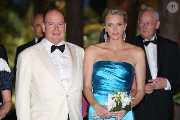 Albert de Monaco accompagné de la Princesse Charlene de Monaco au 65e Bal de la Croix-Rouge au Sporting de Monte-Carlo à Monaco le 2 août 2013.