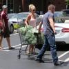 Britney Spears et son petit ami David Lucado font du shopping à Calabasas le samedi 3 août 2013.