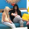 Alexia s'amuse avec son poupon et se prépare à son futur faux rôle de mère dans Secret Story 7. Vincent reste, lui, plus perplexe