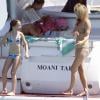 Kate Moss poursuit ses vacances de rêve à Formentera, avec son mari Jamie Hince, sa fille Lila Grace et quelques amis. Le 11 aout 2013.