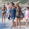 Kate Moss, son mari Jamie Hince et sa fille Lila Grace en vacances sur l'île de Formentera. Le 11 aout 2013.