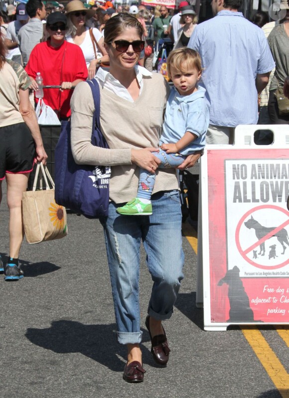 Selma Blair emmène son fils Arthur au Farmers Market, à Studio City, le 11 août 2013