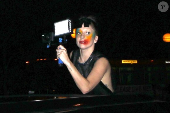 Lady Gaga s'affiche dans les rues de West Hollywood, le 12 août 2013.