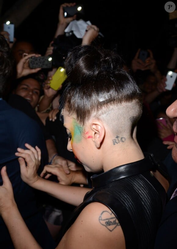 Lady Gaga s'affiche dans les rues de West Hollywood, le 12 août 2013.