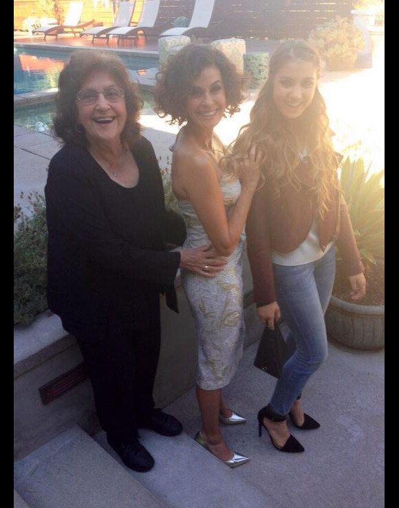 Teri Hatcher entouré de sa mère Esther et de sa fille Emerson, à la première du film Planes, à Hollywood, le 5 août 2013.
