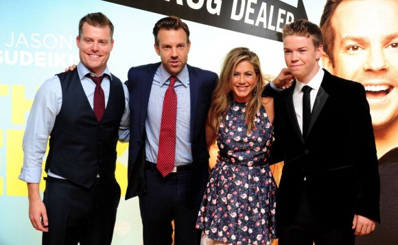 Le réalisateur Rawson Marshall Thurber, Jason Sudeikis, Jennifer Aniston et Will Poulter à la première européenne du film Les Miller, une famille en herbe, à l'Odeon West End Cinema, Londres, le 14 août 2013.