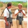 Lady Diana en Angola en janvier 1997, découvrant le travail de déminage de HALO et les actions de la Croix Rouge.
