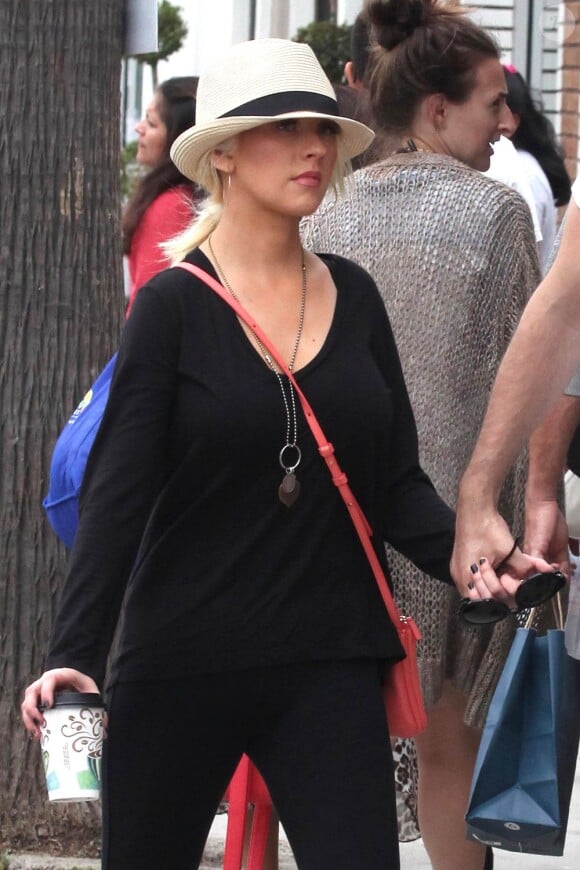 Christina Aguilera et son compagnon en discrète virée shopping dans le quartier Venice, à Los Angeles le 18 août 2013.