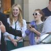 Robert Pattinson et Julianne Moore (avec sa fille Liv) sur le tournage du film "Maps To The Stars" sur Rodeo Drive à Beverly Hills, le 18 août 2013.