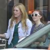 Julianne Moore et sa fille Liv sur le tournage du film "Maps To The Stars" sur Rodeo Drive à Beverly Hills, le 18 août 2013.