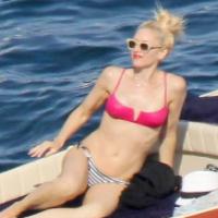 Gwen Stefani : En bikini en France, elle poursuit ses vacances à Londres