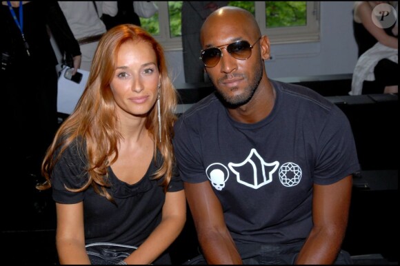 Nicolas Anelka et sa femme Barbara à Paris le 29 juin 2007.