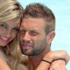 Benjamin et Aurélie des Anges de la télé-réalité 5, plus amoureux que jamais, posent lors d'un rendez-vous à l'hôtel "Le Méridien" à Marrakech, le 27 mai.