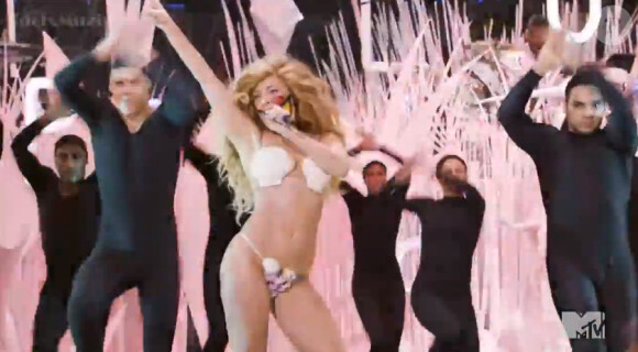 Lady Gaga sur la scène des MTV Video Music Awards à Brooklyn, le 25 août 2013.