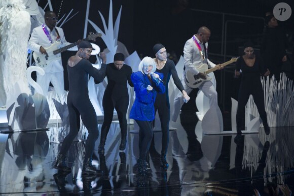 Lady Gaga sur la scène des MTV Video Music Awards à Brooklyn, le 25 août 2013.