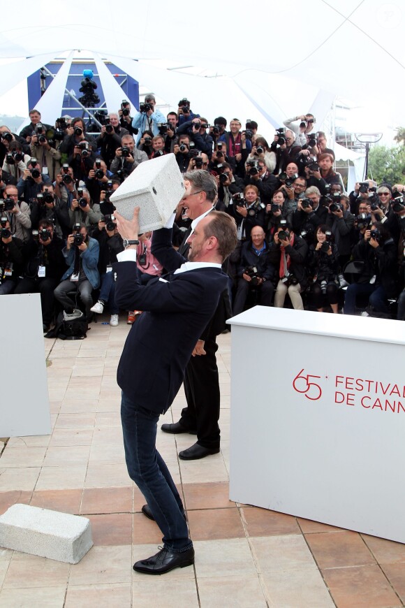 Benoît Poelvoorde au photocall du film Le grand soir à Cannes en mai 2012.