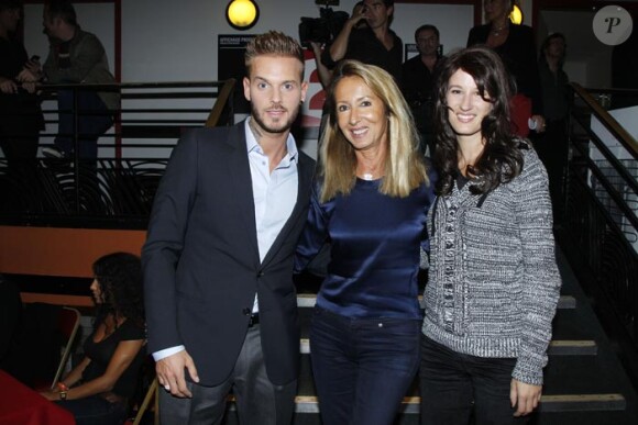 Exclu : M.Pokora et Stéphanie Bédard avec leur productrice Nicole Coullier dans les coulisses "d'hier encore" l'émission de Charles Aznavour le 19/9/2012.