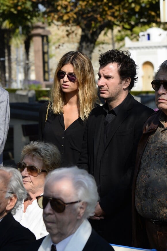 Michael Youn et sa compagne Isabelle Funaro aux obsèques de Pierre Huth à Nogent-sur-Marne le 30 août 2013.