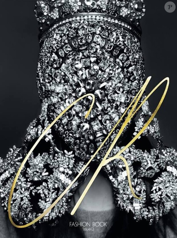 Kim Kardashian photographiée par Karl Lagerfeld pour le troisième numéro de CR Fashion Book. Direction artistique par Riccardo Tisci.
