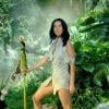 La chanteuse Katy Perry en nouvelle reine de la jungle dans le clip de Roar.