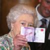 La reine Elizabeth II à Buckingham le 23 juillet 2013
