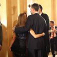 Mal aux pieds ? Le prince Felipe et la princesse Letizia d'Espagne au Teatro Colon à Buenos Aires le 6 septembre 2013 pour la soirée d'ouverture de la 125e session du CIO, qui doit désigner la ville hôte des JO 2020. 