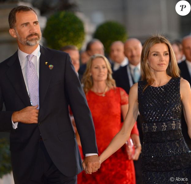 Le prince Felipe et la princesse Letizia d'Espagne au Teatro Colon à Buenos Aires le 6 septembre 2013 pour la soirée d'ouverture de la 125e session du CIO, qui doit désigner la ville hôte des JO 2020.