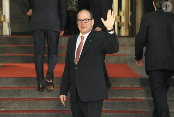 Le prince Albert II de Monaco arrive à la cérémonie d'ouverture de la 125e Session du CIO au Teatro Colon à Buenos Aires, le 6 septembre 2013.