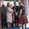Elizabeth II, avec le prince Charles et le duc d'Edimbourg, assistait le 7 septembre 2013 aux Jeux des Highlands à Braemar, dans l'Aberdeenshire, non loin de Balmoral.