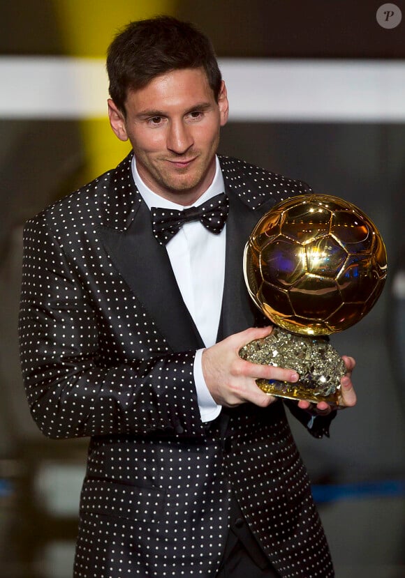 Lionel Messi reçoit son quatrième Ballon d'or le 7 janvier 2013.