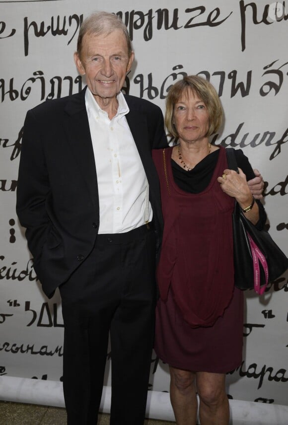 Etienne Mougeotte et sa femme - Soirée du nouvel an juif chez Marek Halter à Paris le 8 septembre 2013.