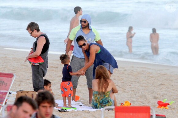 La chanteuse Alicia Keys, son mari Swizz Beatz, sa mère Terria Joseph, et son fils Egypt à Rio de Janeiro au Brésil le 9 septembre 2013.