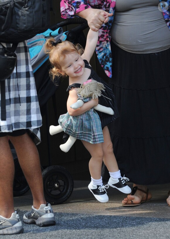 La fille de Jessica Alba, Haven, vole la vedette à sa maman devant un hôtel de New York le 11 septembre 2013