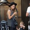 La fille de Jessica Alba, Haven, vole la vedette à sa maman devant un hôtel de New York le 11 septembre 2013