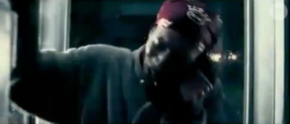 Sully Sefil dans son clip "J'voulais" (2000)