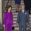 La reine Silvia de Suède et le roi Carl Gustaf lors de l'inauguration de l'exposition "40 ans sur le trône, 40 ans au service de la Suède" dans le cadre du jubilé des 40 ans de règne du roi Carl XVI Gustaf à Stockholm, le 13 septembre 2013