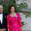 Le roi Carl XVI Gustaf et la reine Silvia lors du dîner au musée nordique, dans le cadre du jubilé des 40 ans de règne du roi Carl XVI Gustaf à Stockholm le 14 septembre 2013