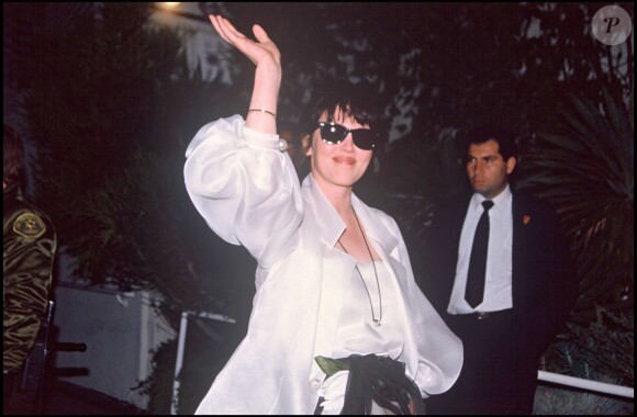 Isabelle Adjani lors de la soirée des Oscars 1990 où elle était nommée meilleure actrice pour Camille Claudel