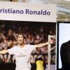 Cristiano Ronaldo lors de la conférence de presse suivant sa prolongation de contrat avec le Real Madrid jusqu'en 2018, au stade Santiago Bernabeu de Madrid, le 15 septembre 2013