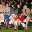 (De gauche à droite) Ellie Goulding, Pixie Geldof, Daisy Lowe, Samantha Barks, Suki Waterhouse et Kaya Scodelario assistent au défilé Topshop Unique printemps-été 2014 au Topshop Show Space. Londres, le 15 septembre 2013.
