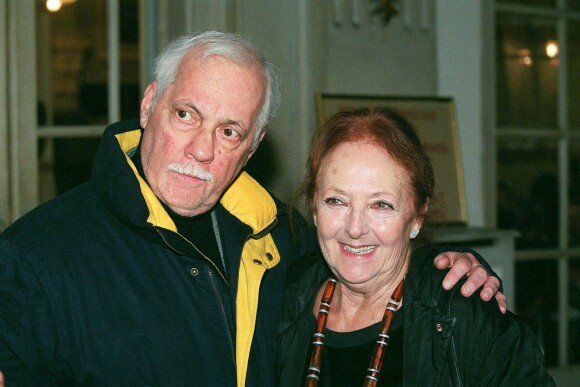 Michel Serrault et sa femme Nita (Juanita) lors du gala de l'union des comédiens catholiques le 4 décembre 2001