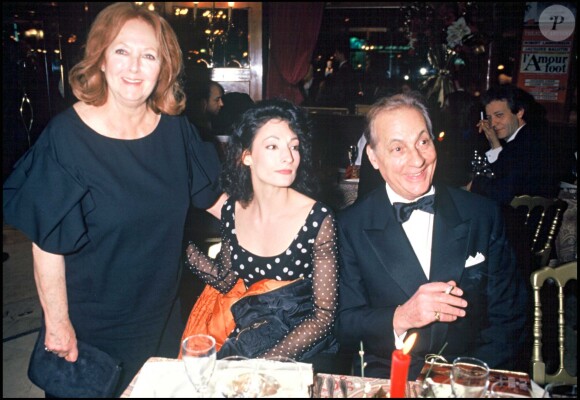 Michel Serrault et sa femme Nita et leur fille Nathalie lors de la soirée des Molièers en 1993