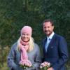 Le prince Haakon et la princesse Mette-Marit de Norvège posent le 18 septembre 2013 au deuxième jour de leur visite dans le comté méridional de Vest-Agder, dont la princesse est native.
