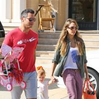 Jessica Alba : Virée shopping et loisirs girly avec ses filles