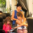 Jessica Alba et sa fille aînée Honor au Nail Design Salon de Beverly Hills. Le 21 septembre 2013.