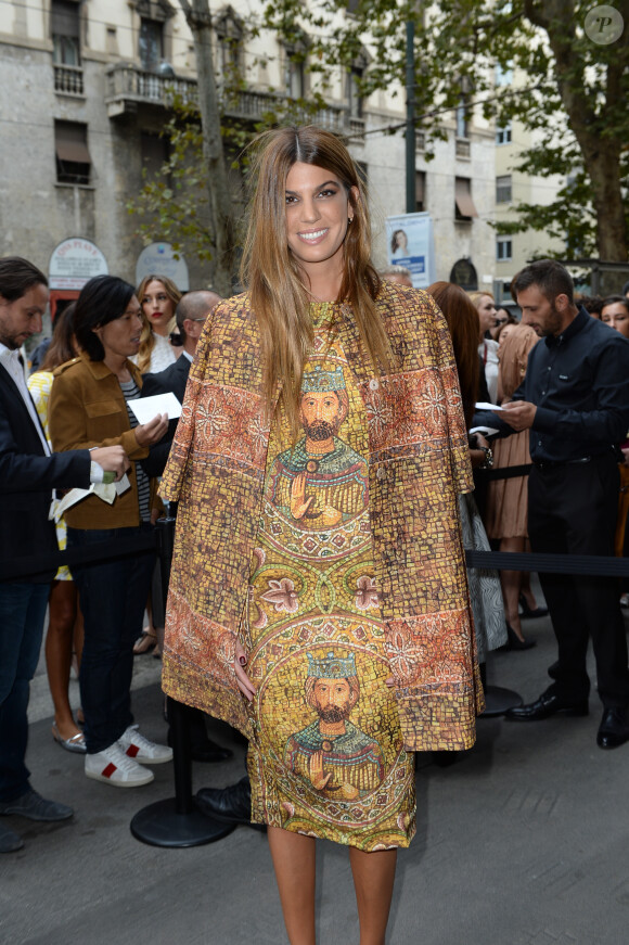 Bianca Brandolini d'Adda arrive au défilé Dolce & Gabbana printemps-été 2014 à Milan. Le 22 septembre 2013.