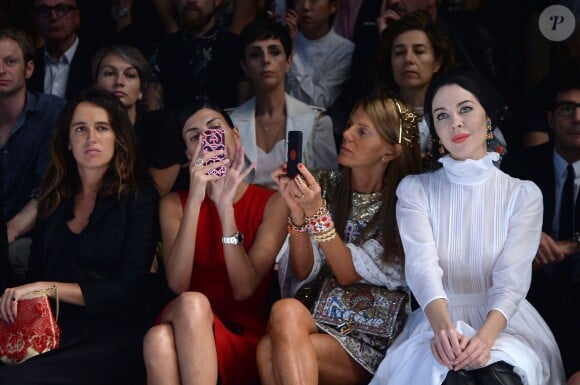 Coco Brandolini d'Adda, Giovanna Battaglia, Anna Dello Russo et Ulyana Sergeenko assistent au défilé Dolce & Gabbana printemps-été 2014 à Milan. Le 22 septembre 2013.