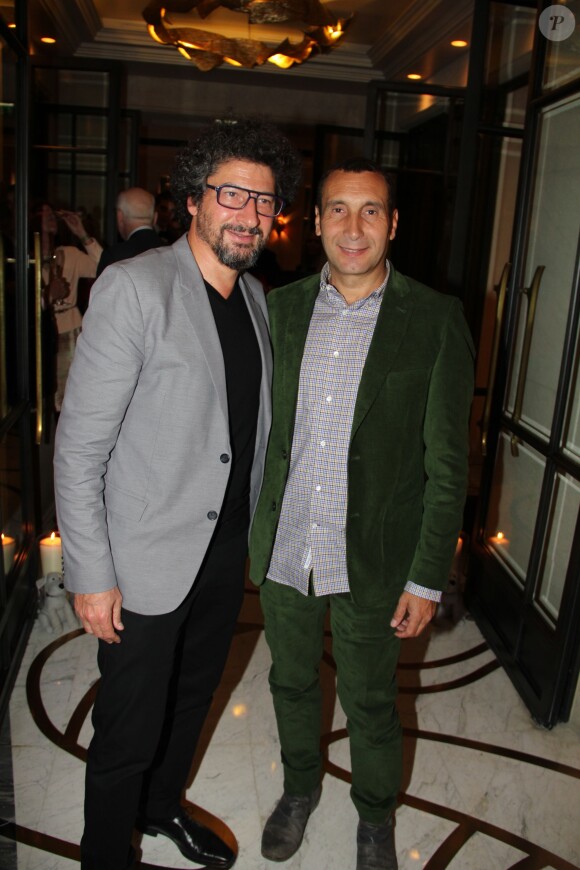 Radu Mihaileanu et Zinedine Soualem - Inauguration des Instants lyriques à l'hôtel Le Burgundy à Paris le 25 septembre 2013.