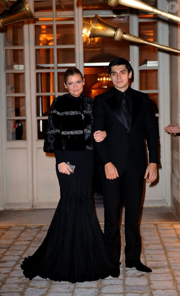 Lola Karimova avec son mari à Versailles le 1er février 2010.