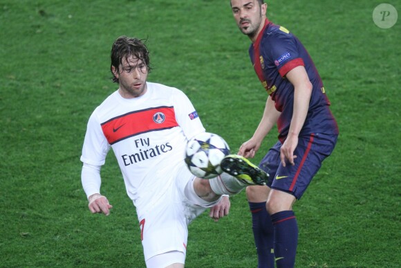 Maxwell au Camp Nou à Barcelone en Espagne le 10 avril 2013.